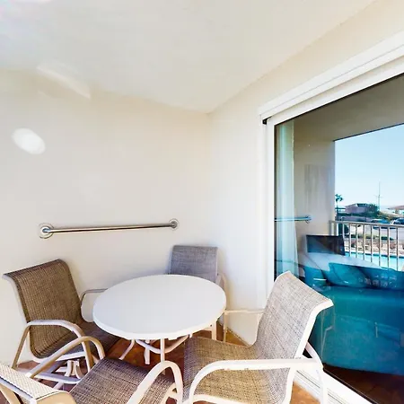 The Islander 205 Apartment